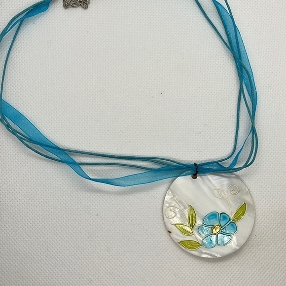 Necklace Shell Pendant with Faux Cloisonné Floral Pattern and Ribbon - Picture 1 of 4